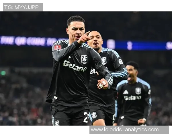 足总杯激战回顾曼联逆转热刺背后的战术解析与精彩瞬间